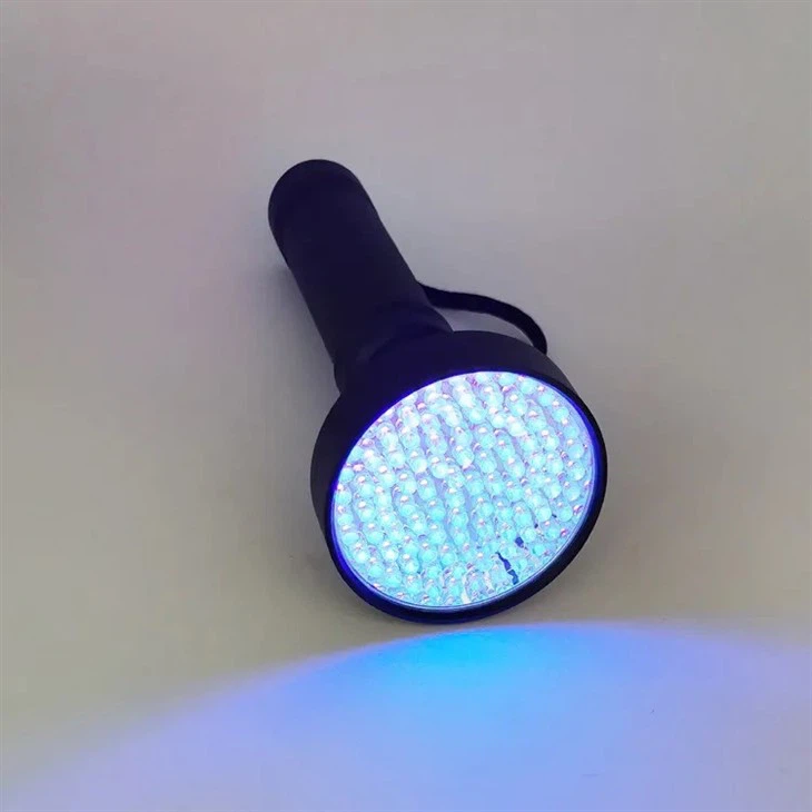 Portable Rechargeable UV Flashlight 4