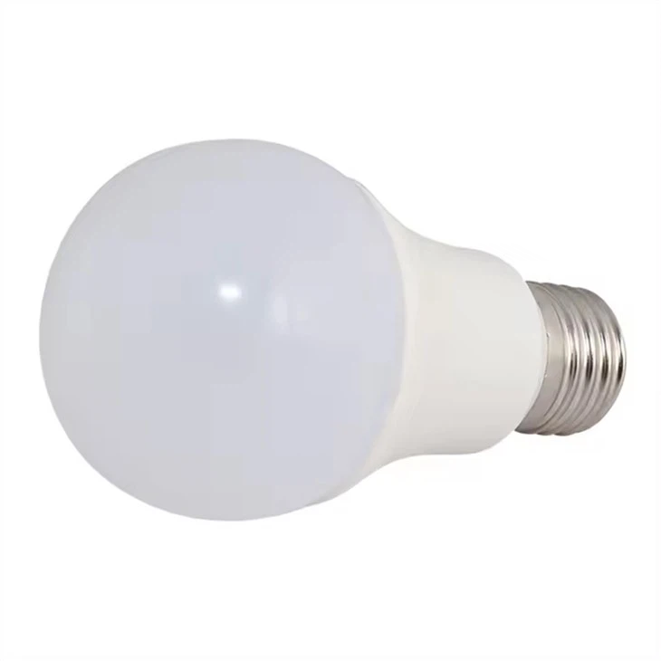 E27 Base Plastic Vaj Tsev LED Noob